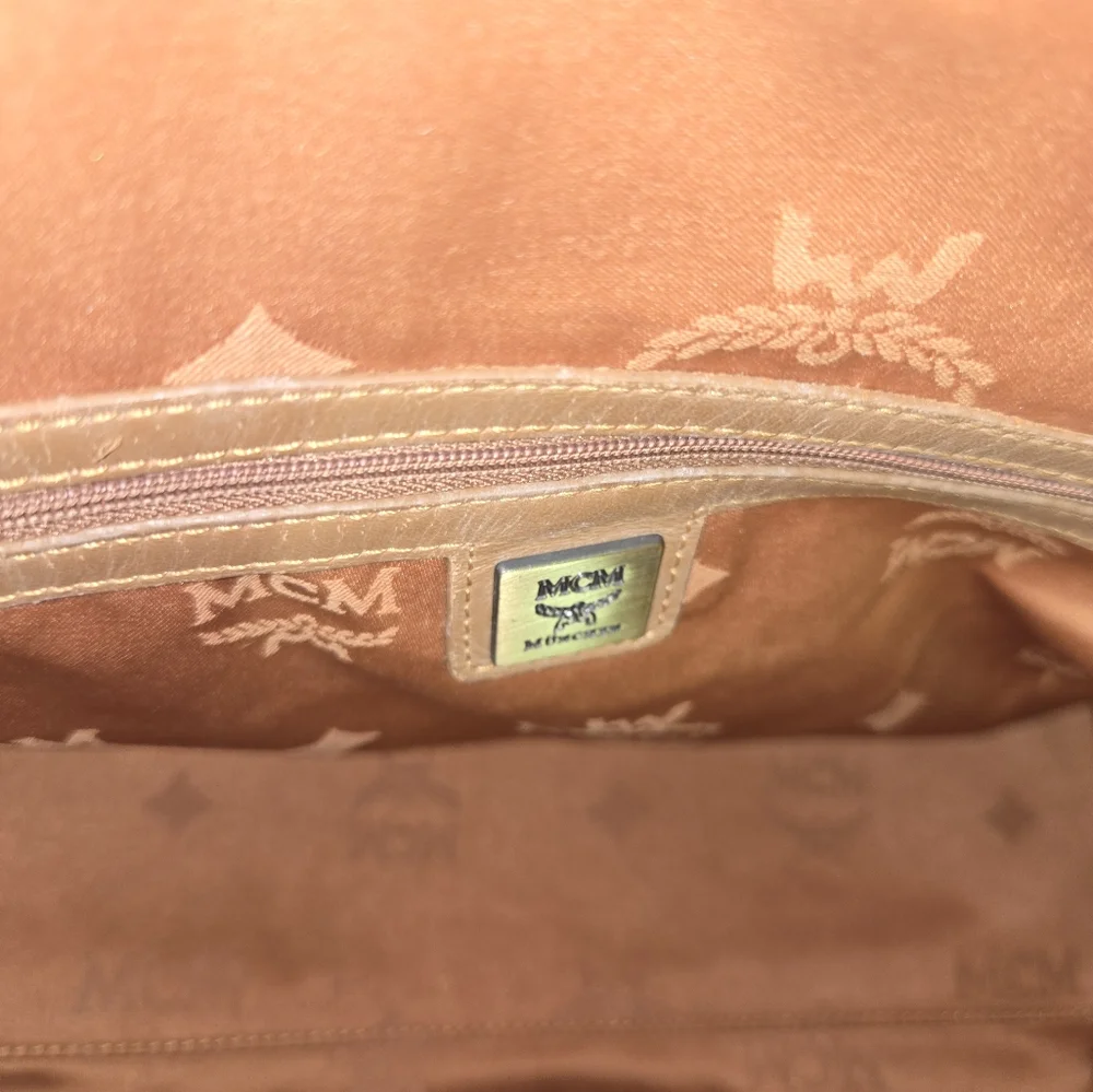 💯 Authentic MCM Cognac Visetos and Leather Top Handle Handbag - Picture 6 of 15